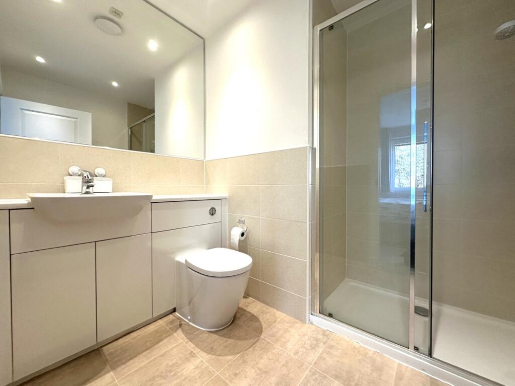 Principal Bedroom En Suite