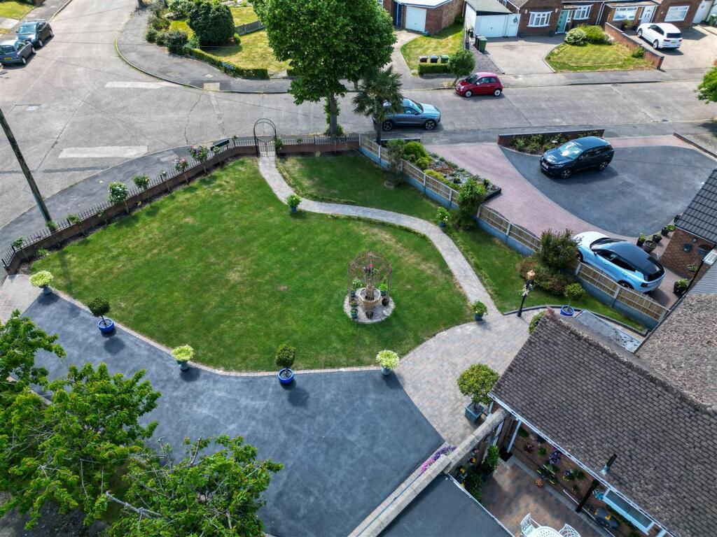 EA2 Front Garden.jpg