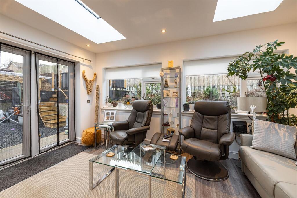 2 Kingsknowe Gardens Galashiels 31.JPG