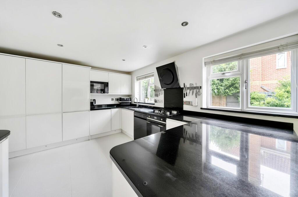 1176944 (5).jpg