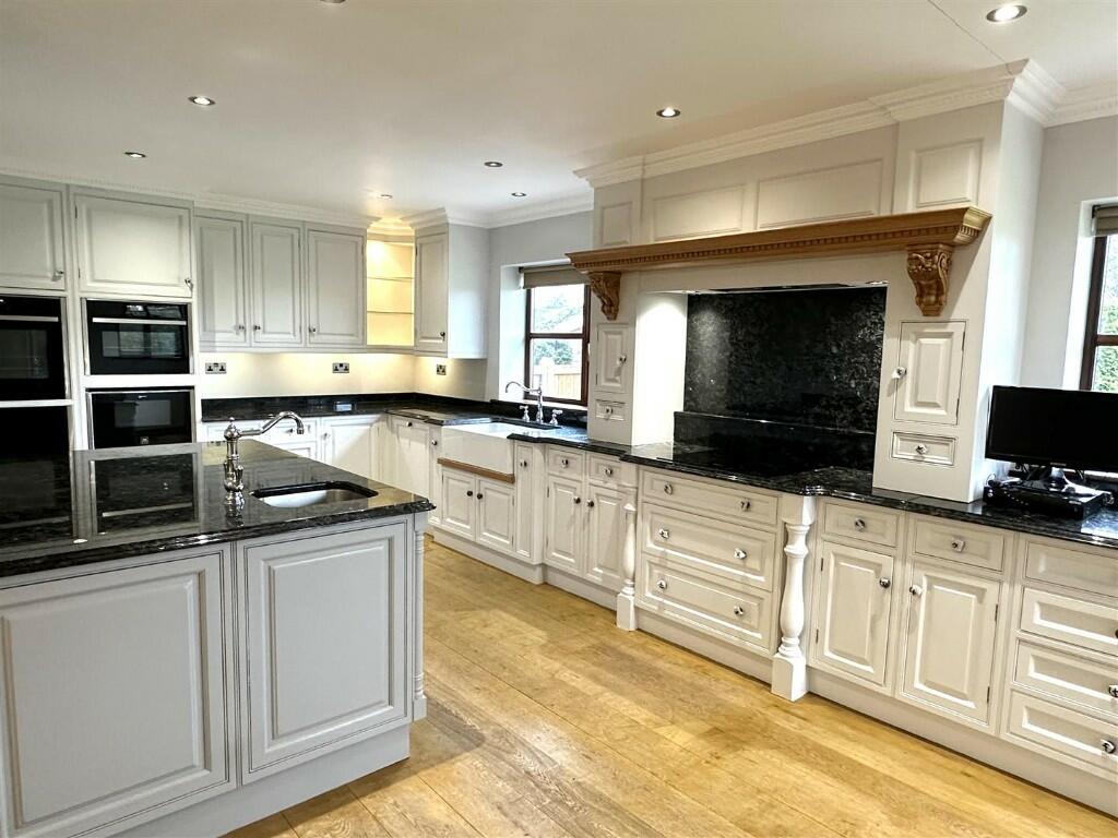 Spacious Kitchen
