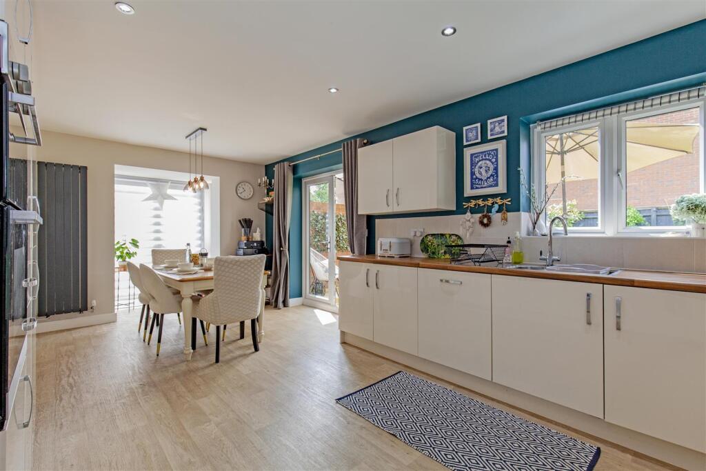 Superb Dining Kitchen