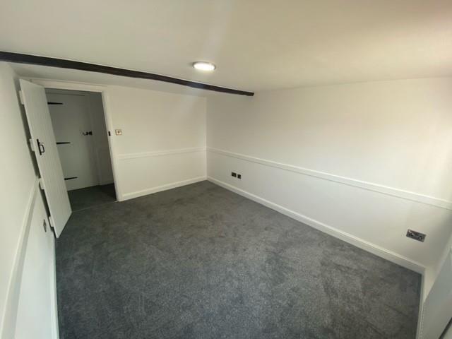 Bedroom 4.jpg