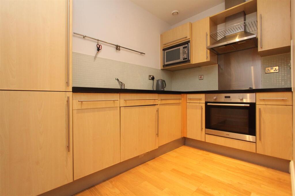 Kitchen.JPG