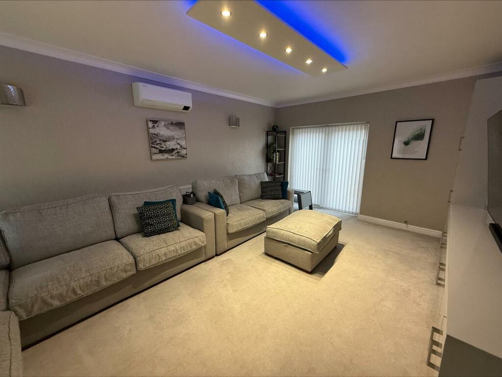 Second Lounge