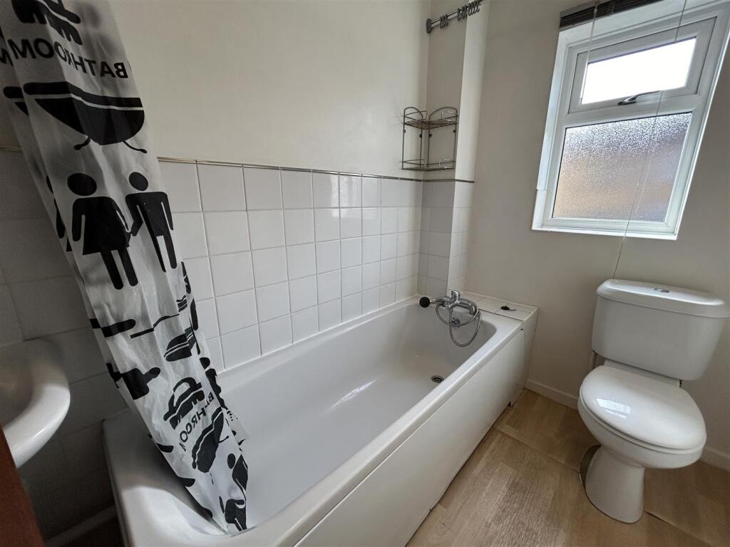 Bathroom.JPG