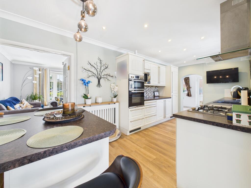 CAM01605G0-PR1025-STILL008