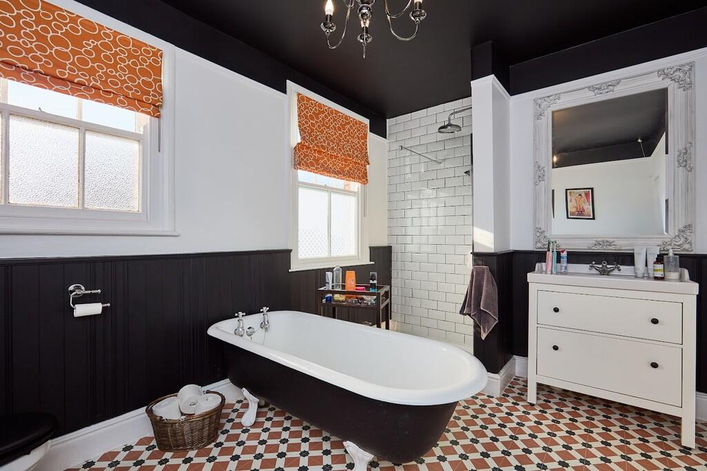 Edward Knight 202...