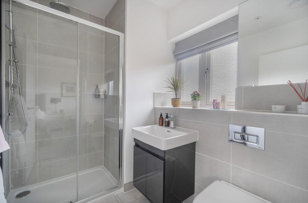 1305310-22-684328...