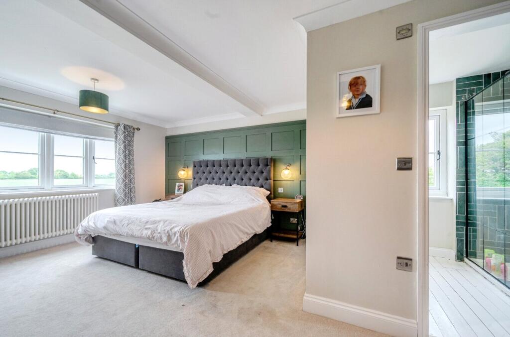 Main Bedroom &amp; Showe