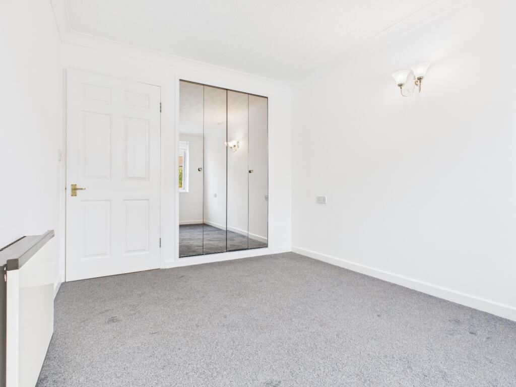 Bedroom - Mere Court - EweMove Estate Agents