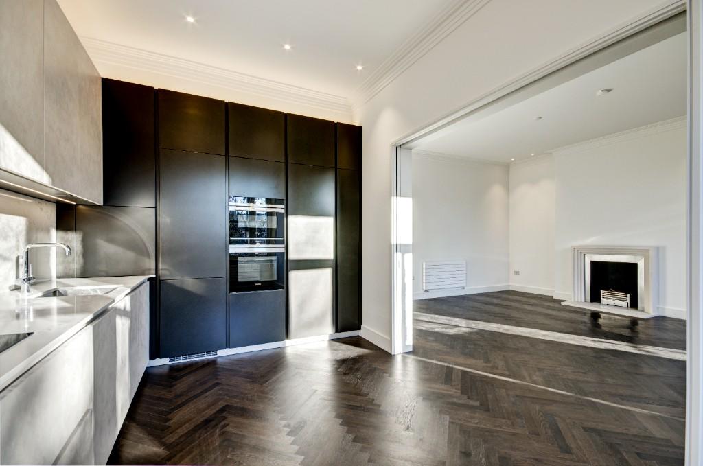 Fully fitted kitchen