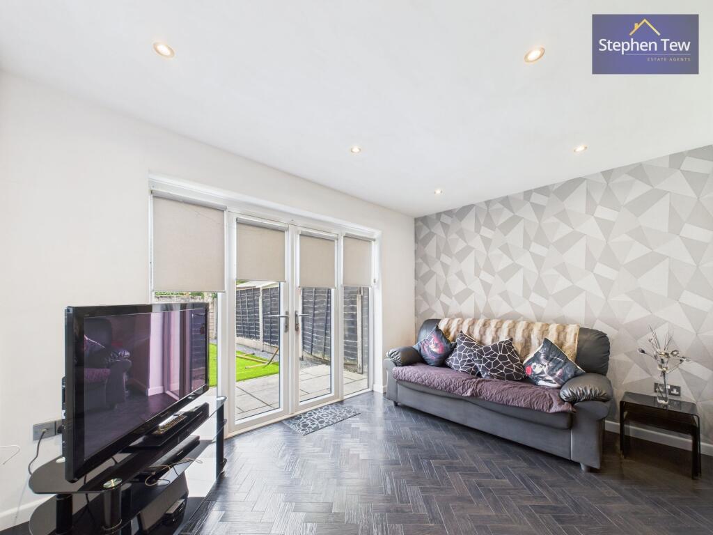 Kitchen/ Living Area