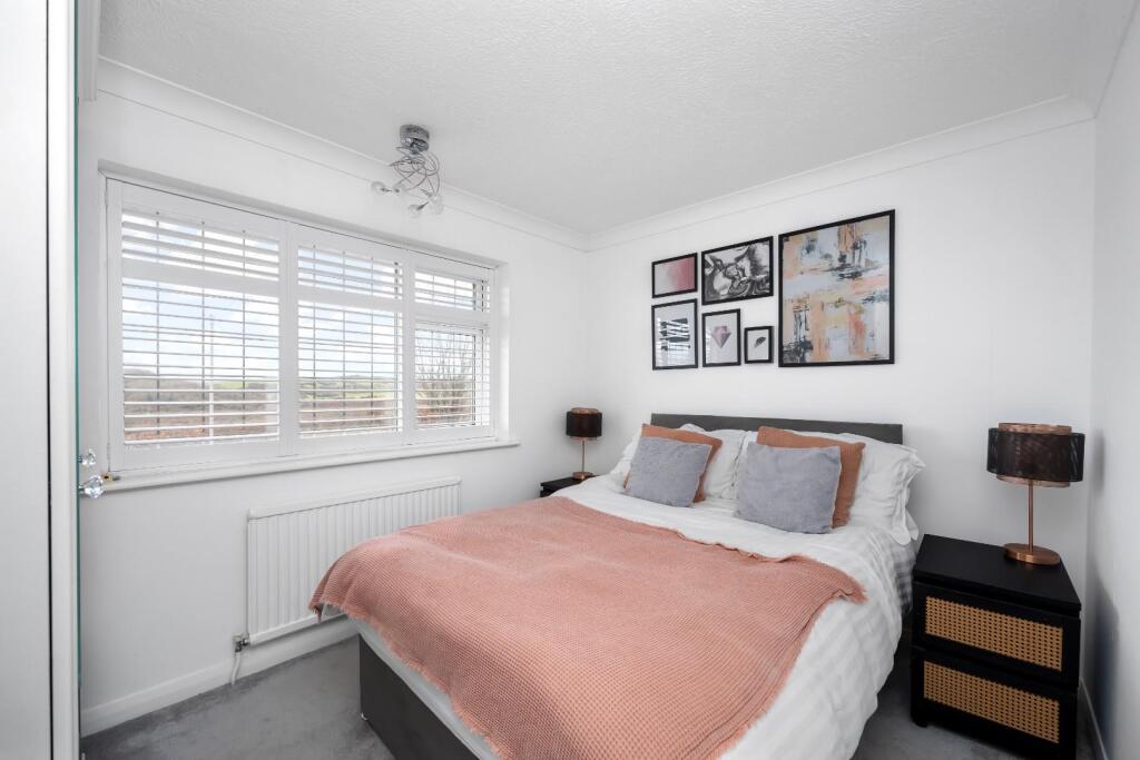 King George VI Drive 11-004.jpg