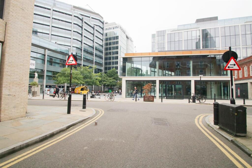 spitalfields_Exernal_1 .jpg
