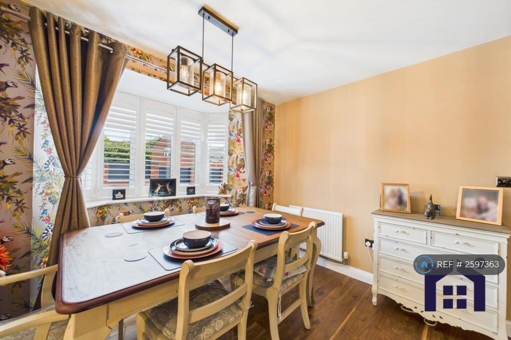 Lounge / Dining Room