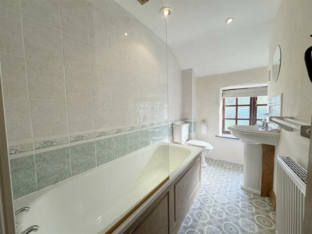 Bathroomo