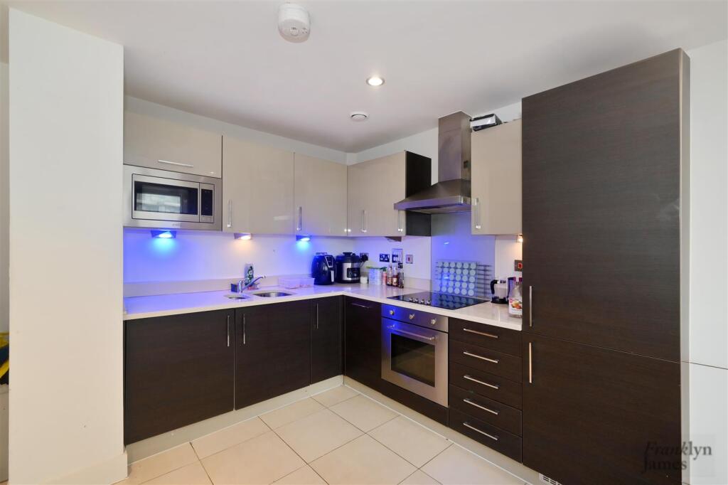 Streamlight-Tower (8).JPG