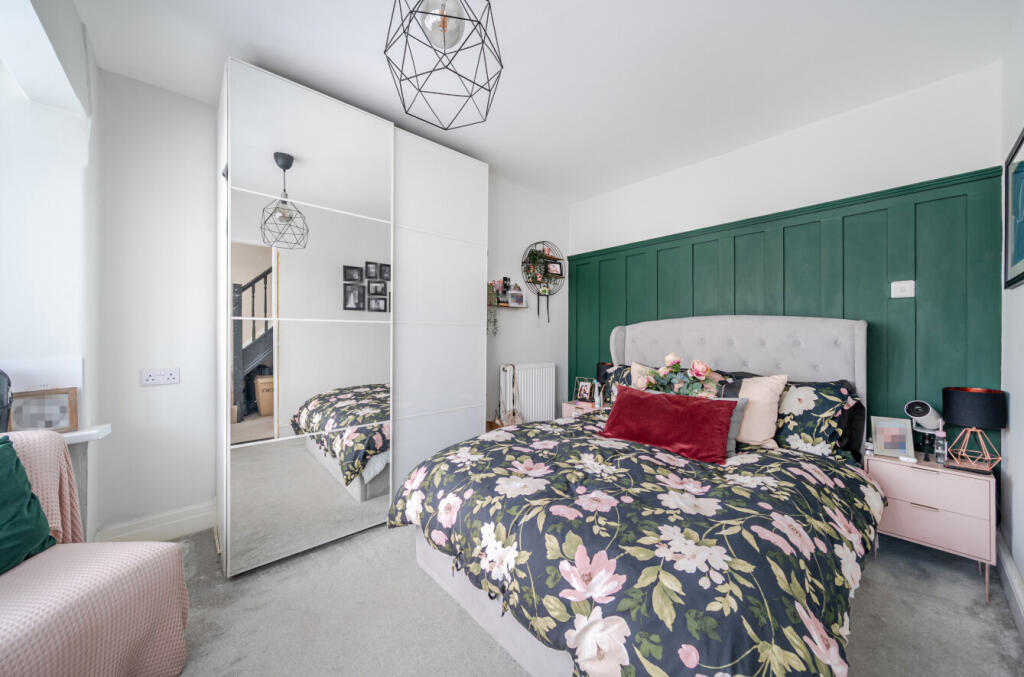 1380176-15-691201...