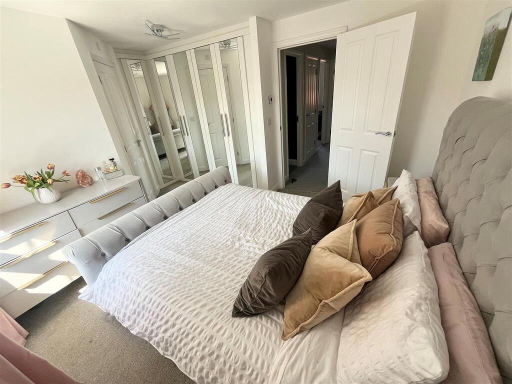 5. Bedroom 1.jpg