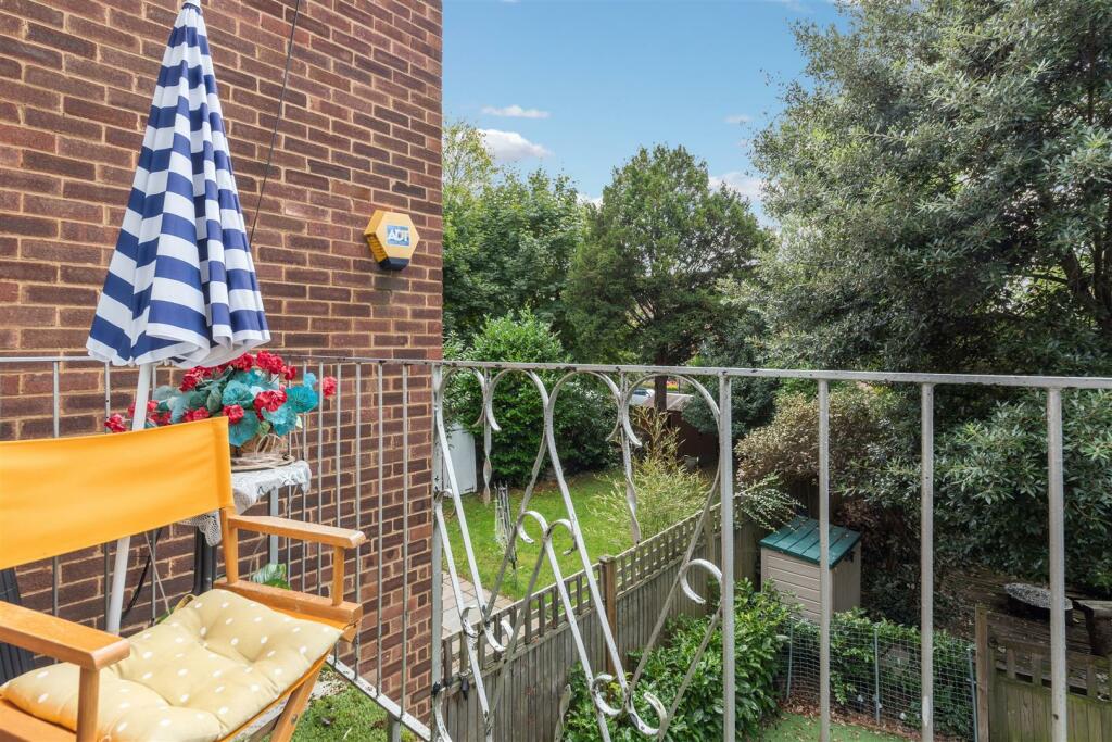 Coniston Close, W4 - FOR SALE