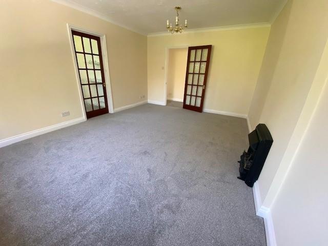 4 Osborne House lounge 2.jpg