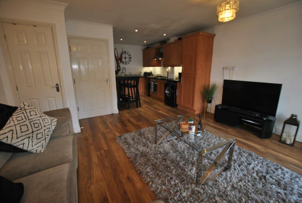 OPEN PLAN LIVING SPACE