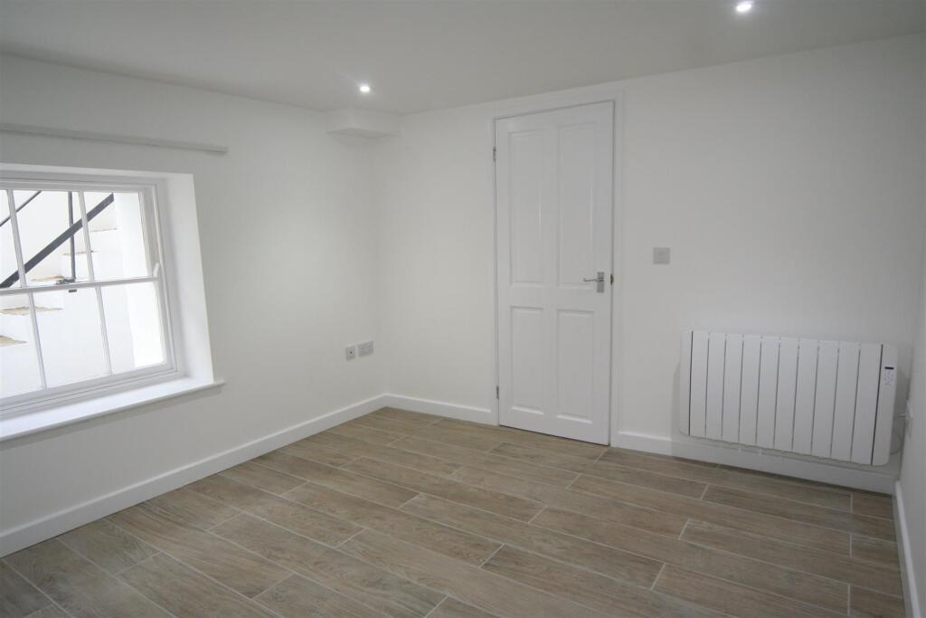 GF 24 Lemon Street 029.JPG