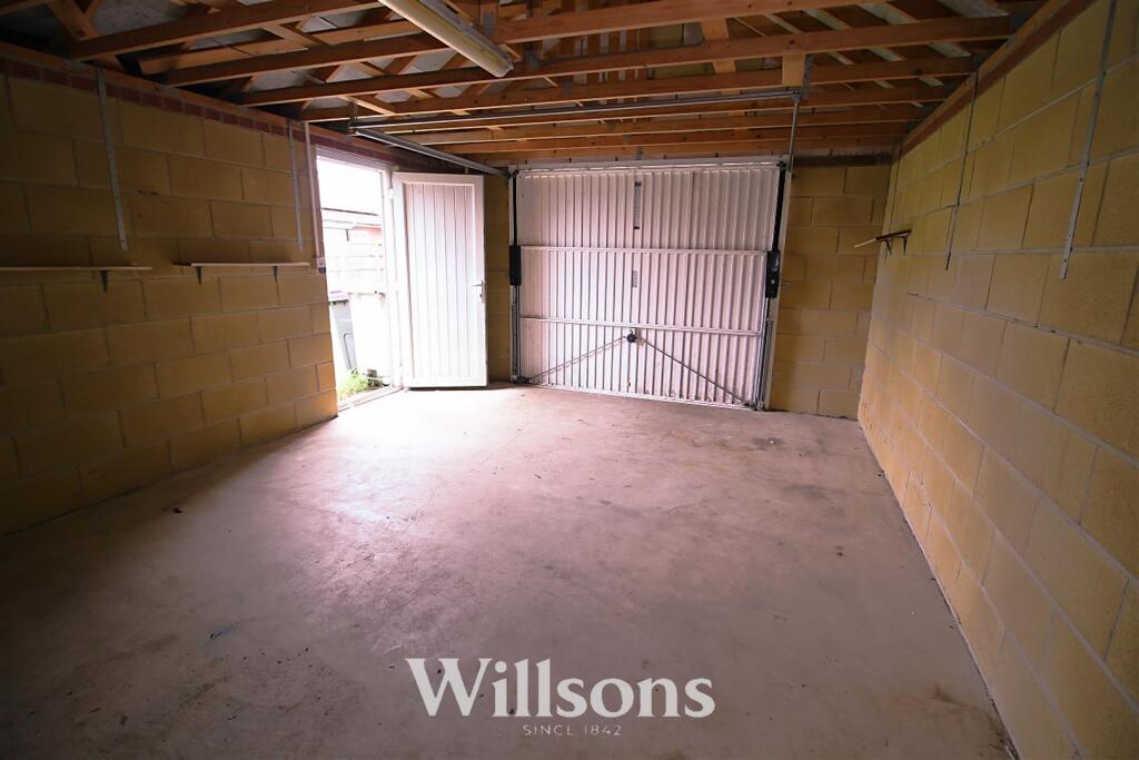garage interior.jpg