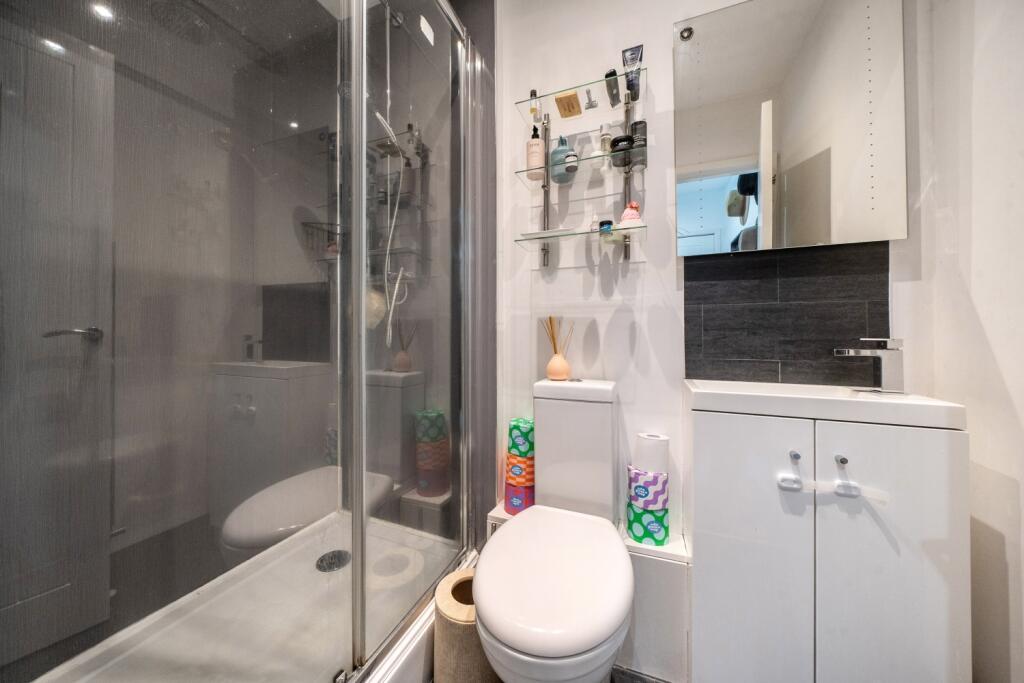 Ensuite shower room