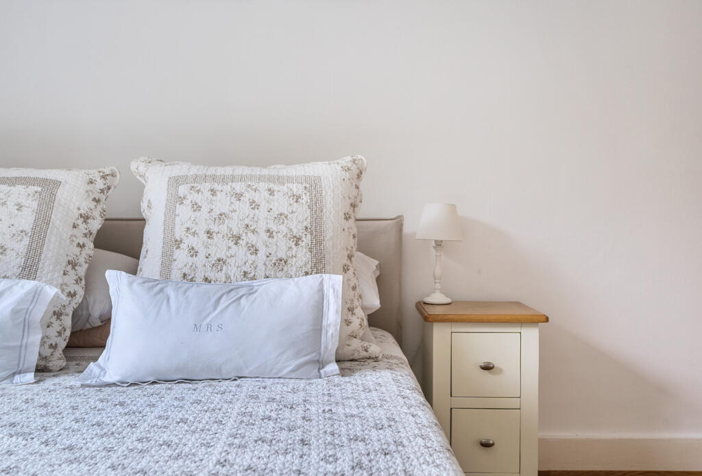 1329699-7-68825d0...