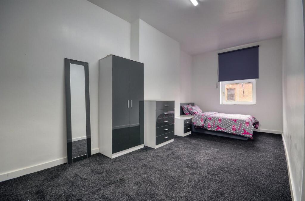 Double Bedroom 1
