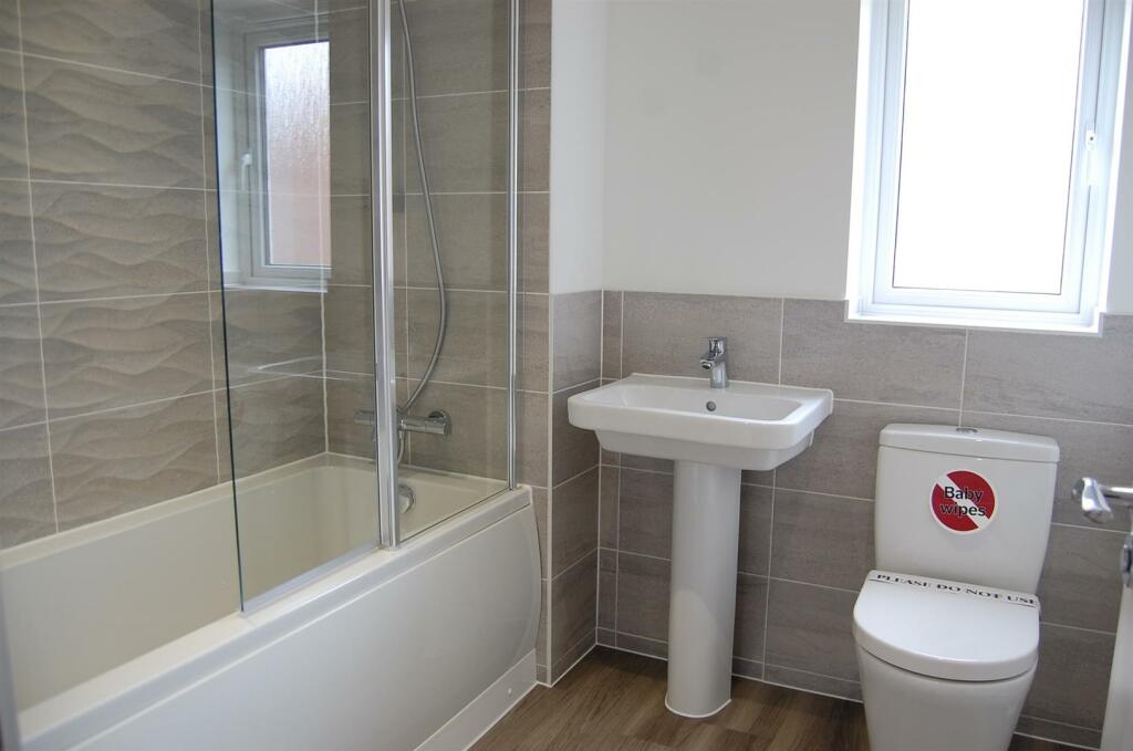 FAMILY BATHROOM
