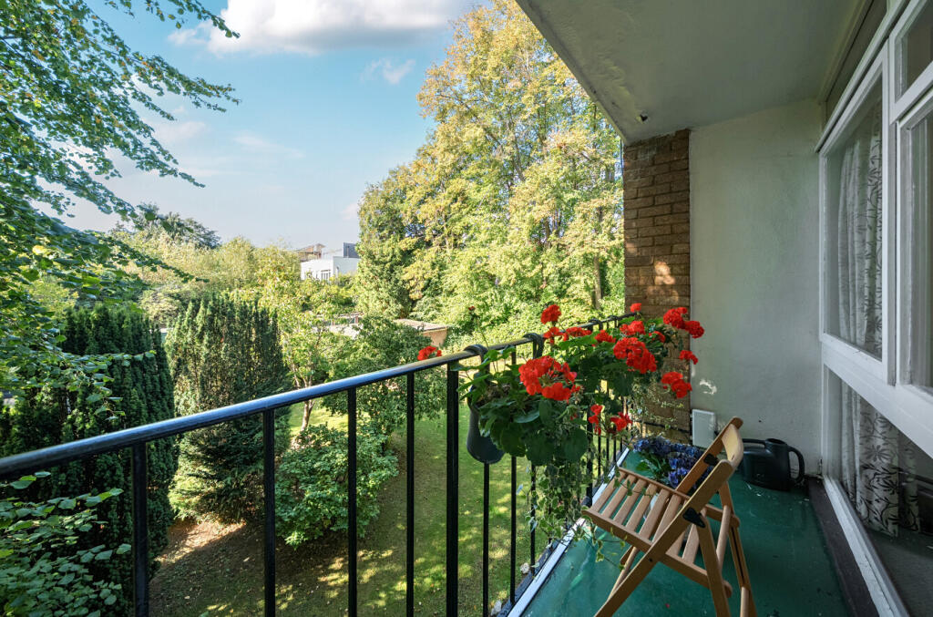 1349770-3-68d1273...