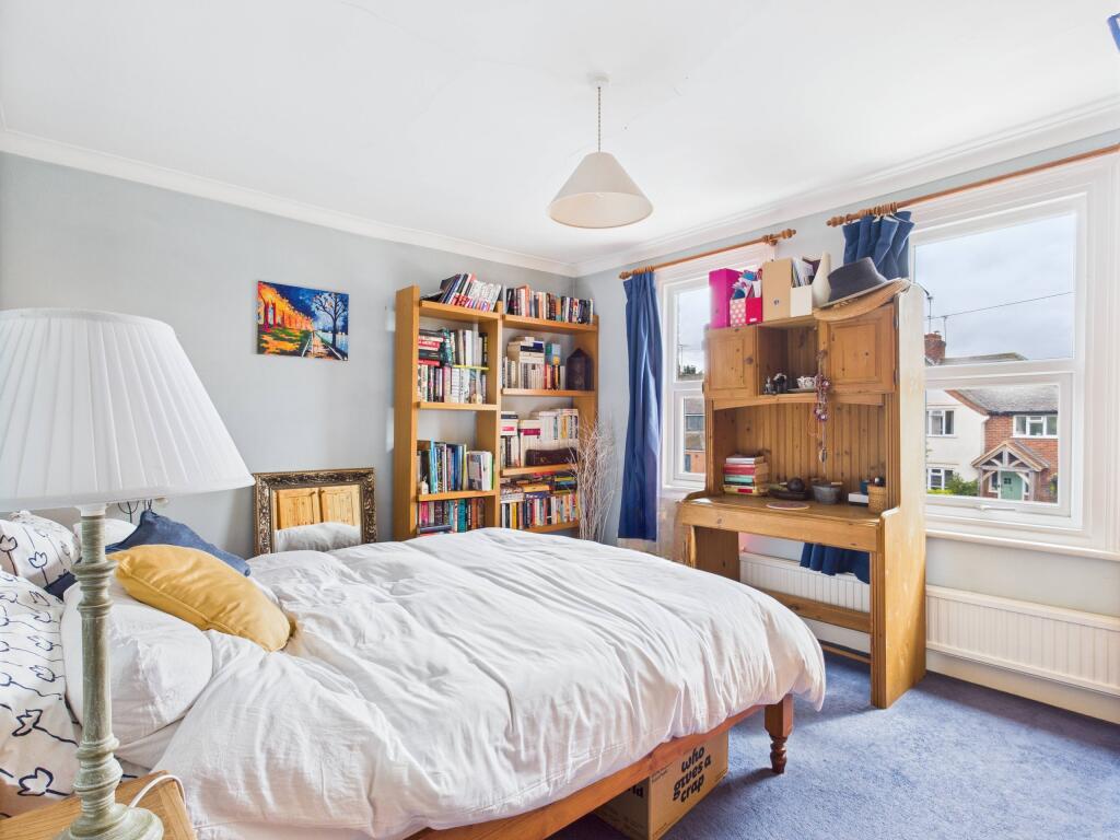 CAM01354G0-PR0569-STILL008