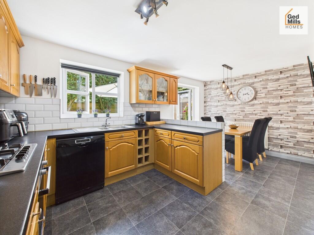 CAM04261G0-PR0073...