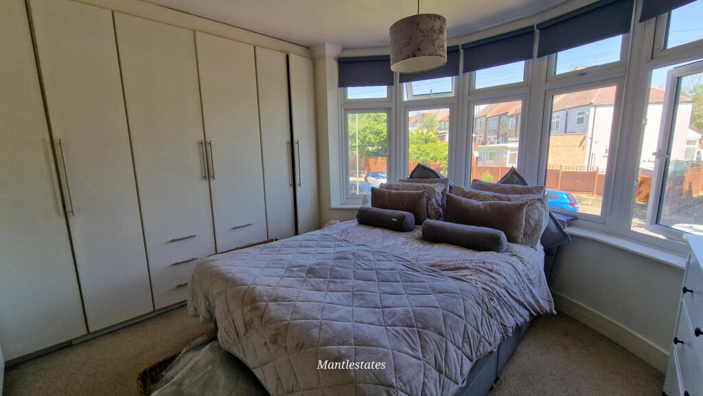 FRONT BEDROOM