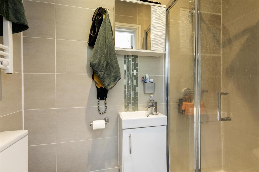 F6, 6 Bamborough Gardens -9.jpg