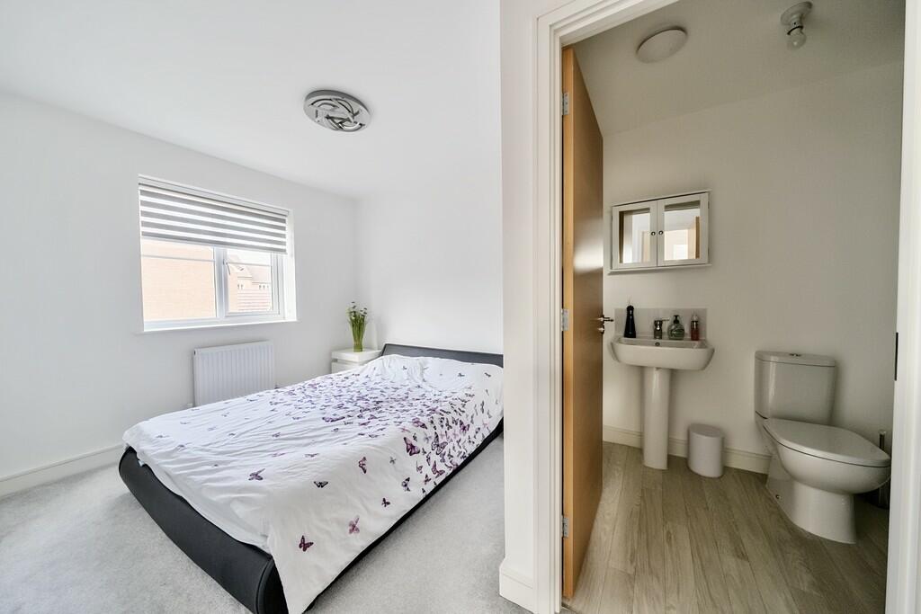 Bedroom 1 and En-...