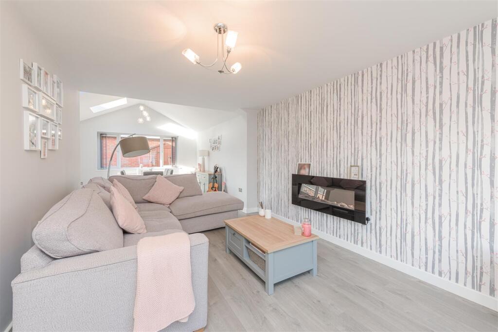 8 Lindores Road