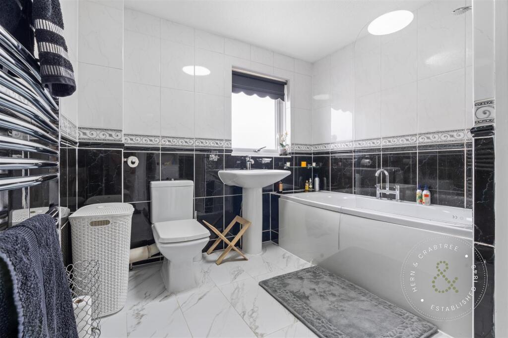 Althorp Drive, Penarth (14).jpg