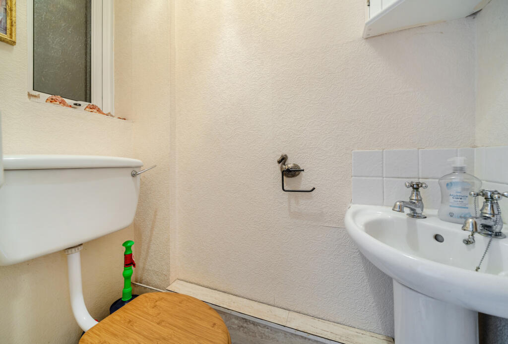 1384541-2-69286fe...