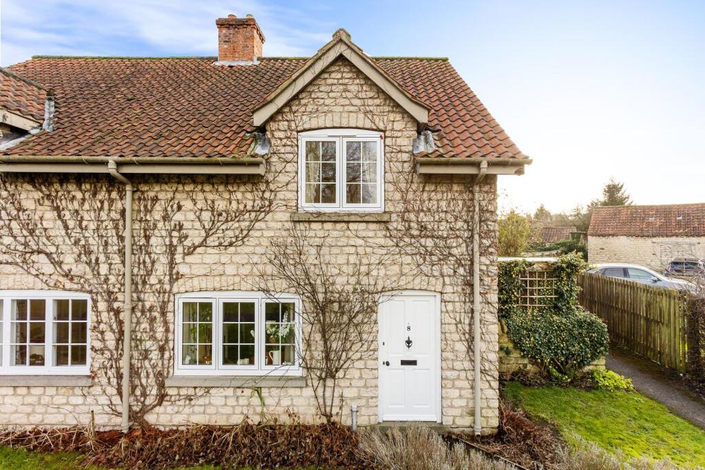 8 Hall Farm Cottage-16.jpg