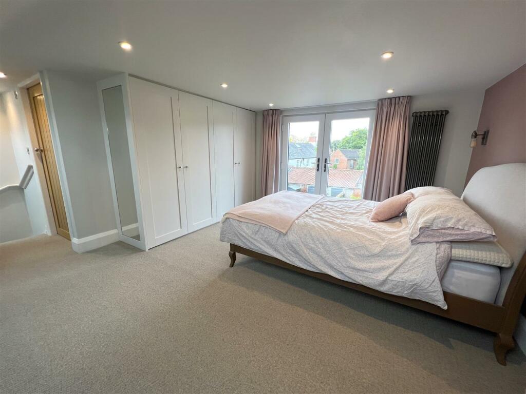 Bedoom 1B.JPG