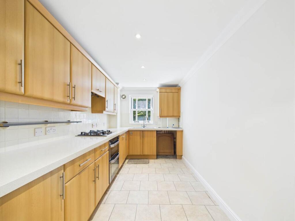 3 east cliff manor k