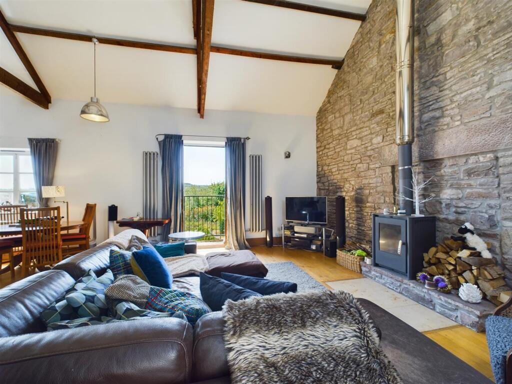 LOUNGE AREA