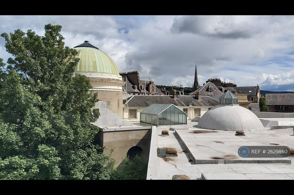 View Over Perth Art Gallery To Kinnoull Hill