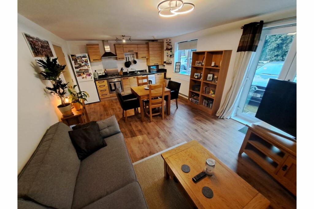 Lounge / Kitchen