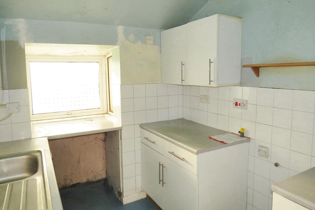 213 Brunshaw Road, Burnley, Lancashire, BB10 4DL