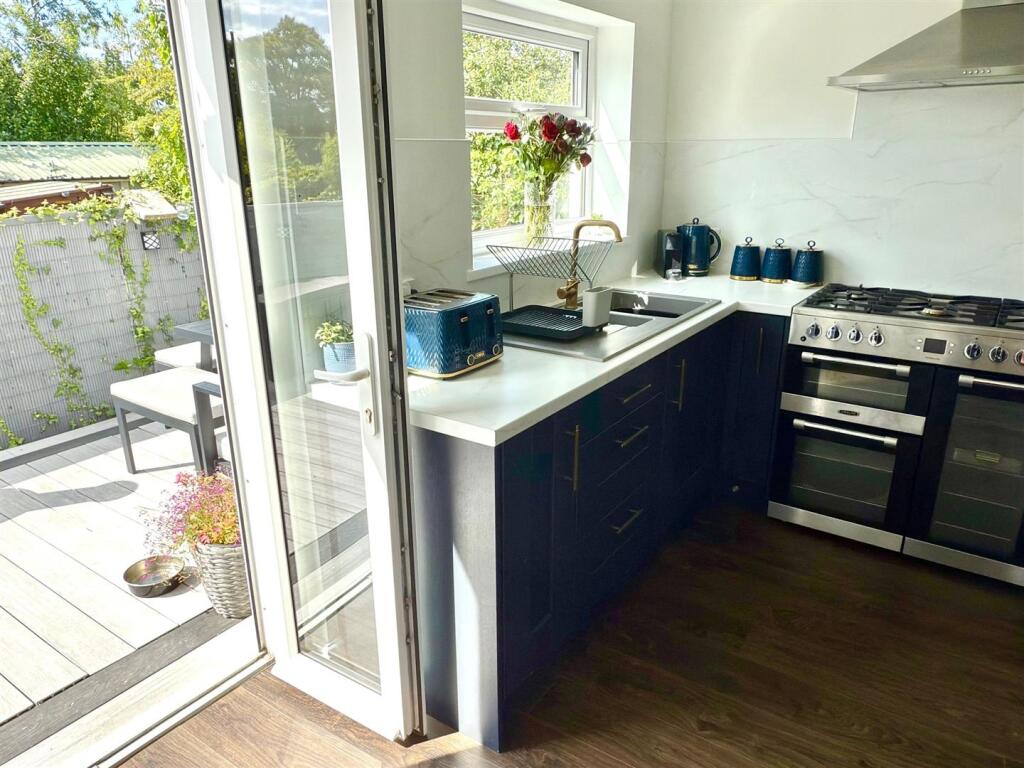 KITCHEN PATIO DOORS.jpg